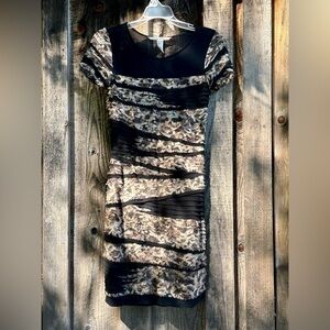 Diane Von Furstenberg Black and Cream Patterned Mini Dress SILK PETITE